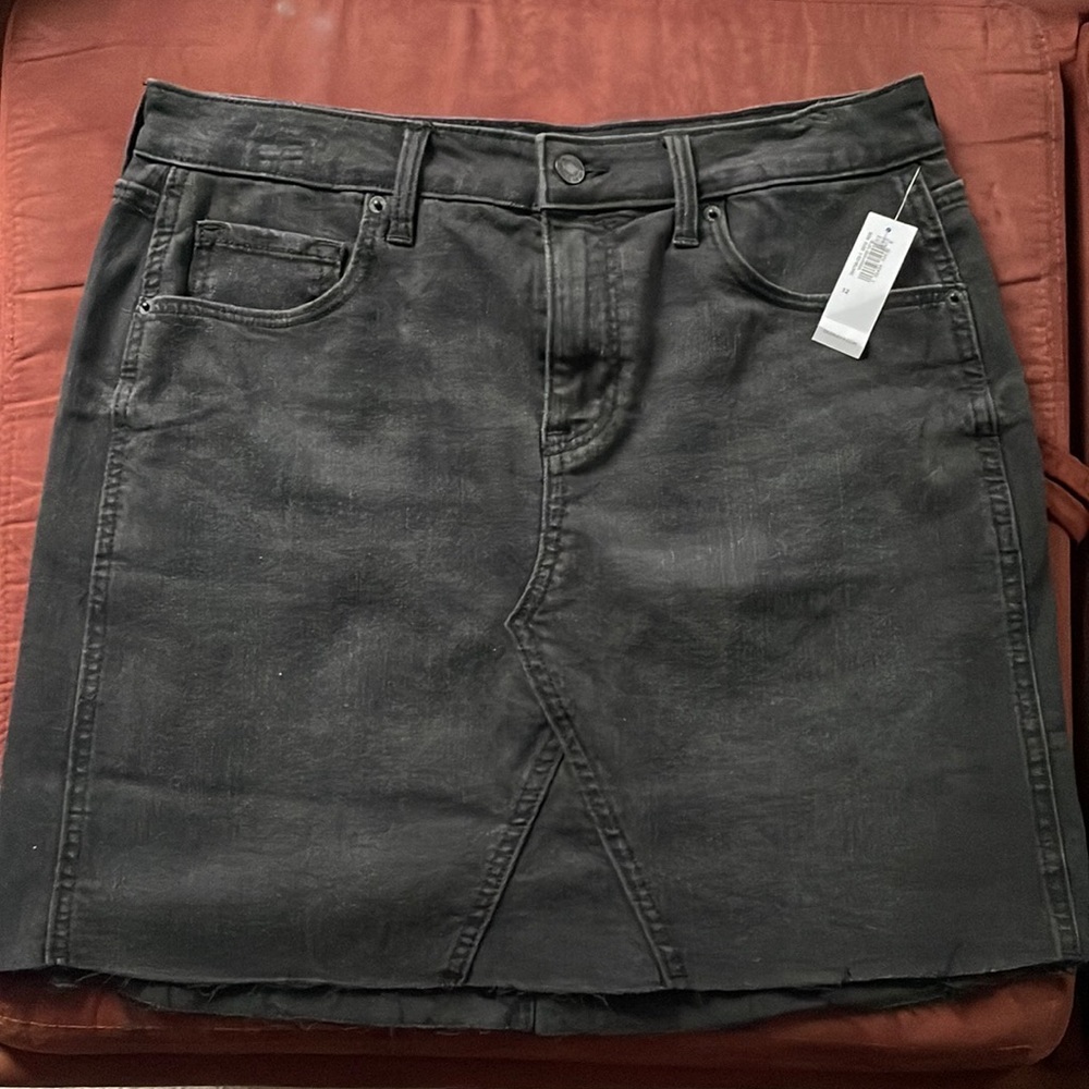 Old Navy Black Denim Raw edge mini skirt sz 12 New